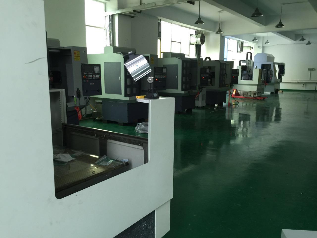 深圳精雕   CNC新車間加工樓已建好！ 產(chǎn)量預(yù)達(dá)到季度100臺(tái)